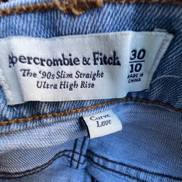 Abercrombie and Fitch Ultra High Rise 90s Straight Jean
Size 30/10 - Picture 5 of 11
